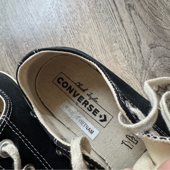 Converse Women's Black and White Trainers size 6 - Picture 4 of 6